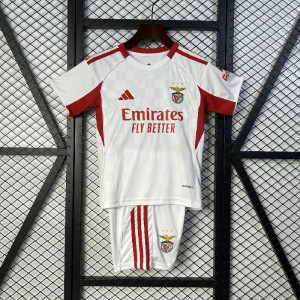 25/26 Børn Benfica Tredje udekampstørrelse: 16-28